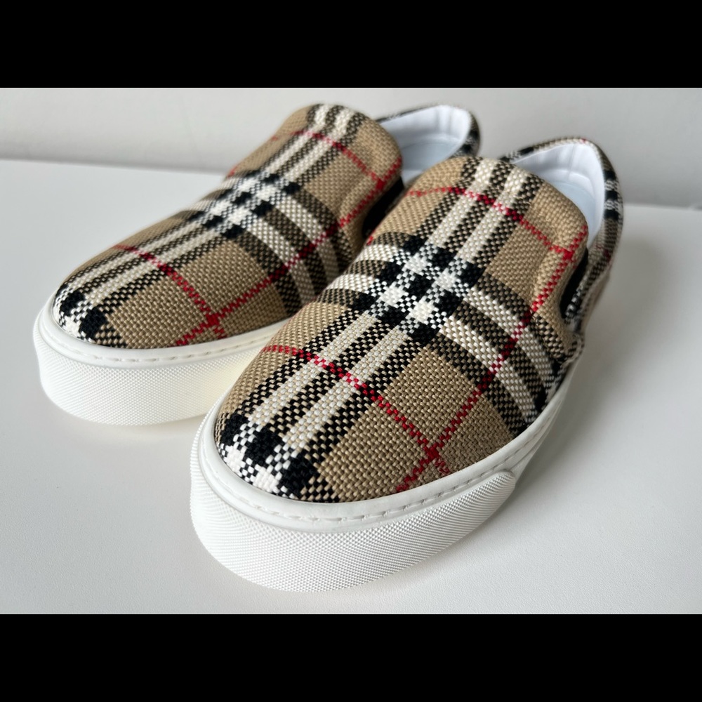Burberry Check Latticed Cotton Espadrilles - Picture 11 of 17